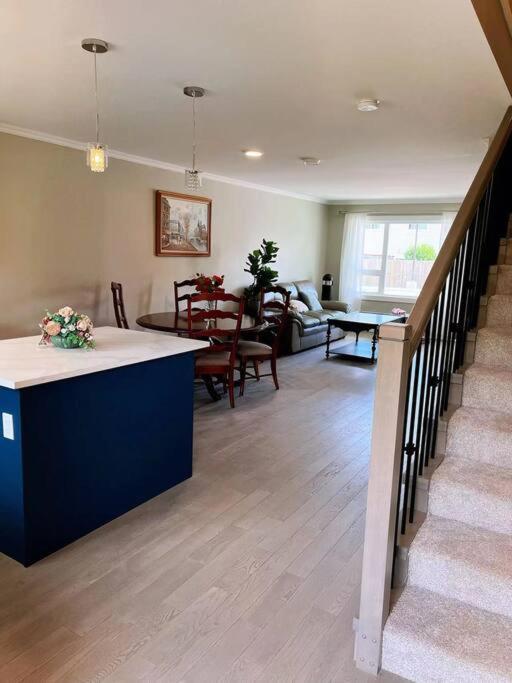 Brand New Luxury 2-Bedroom Townhouse. Duncan Eksteriør billede